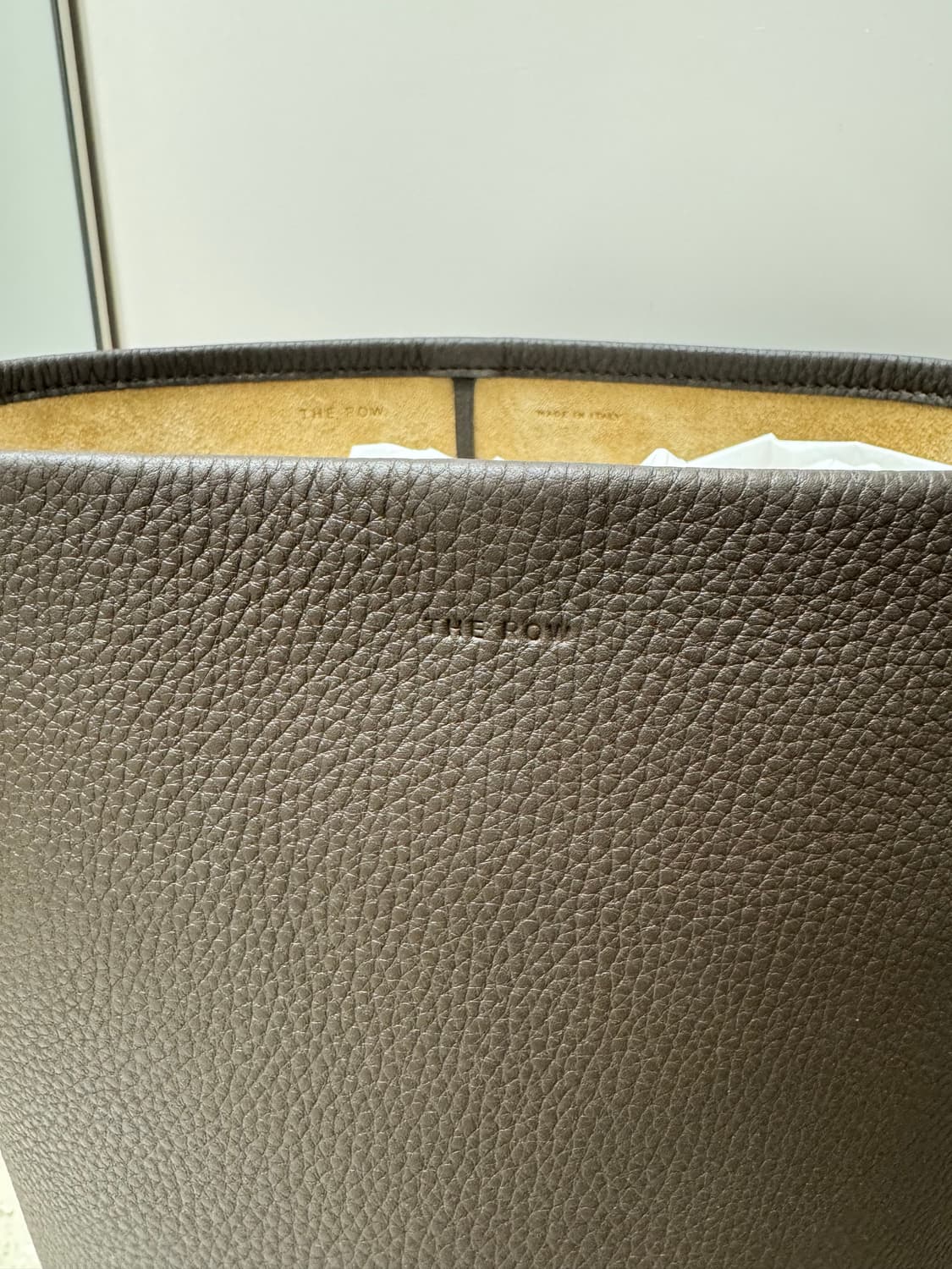 더 로우 파크백 미디엄 새상품 딥브라운 상품이미지2