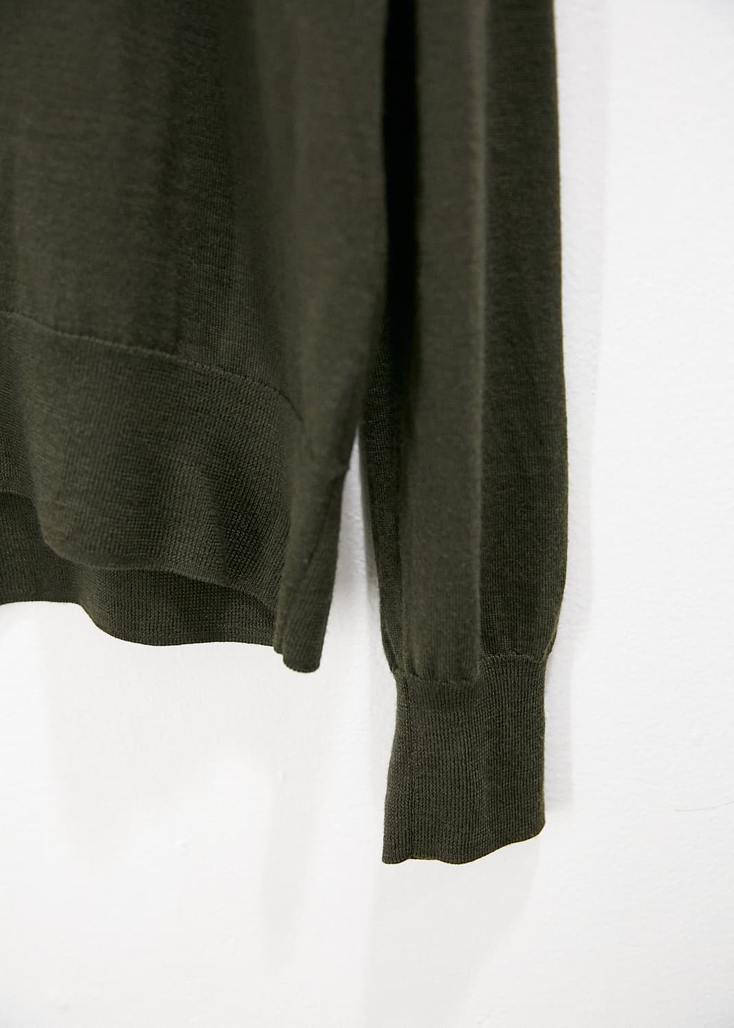 V-neck Wool Sweater 상품이미지4