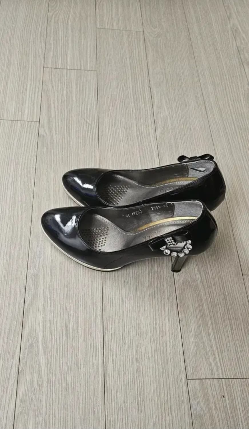 (거의새상품 품절템)Tandy 탠디 미셸바이탠디 보석장식 애나멜힐 225 상품이미지7