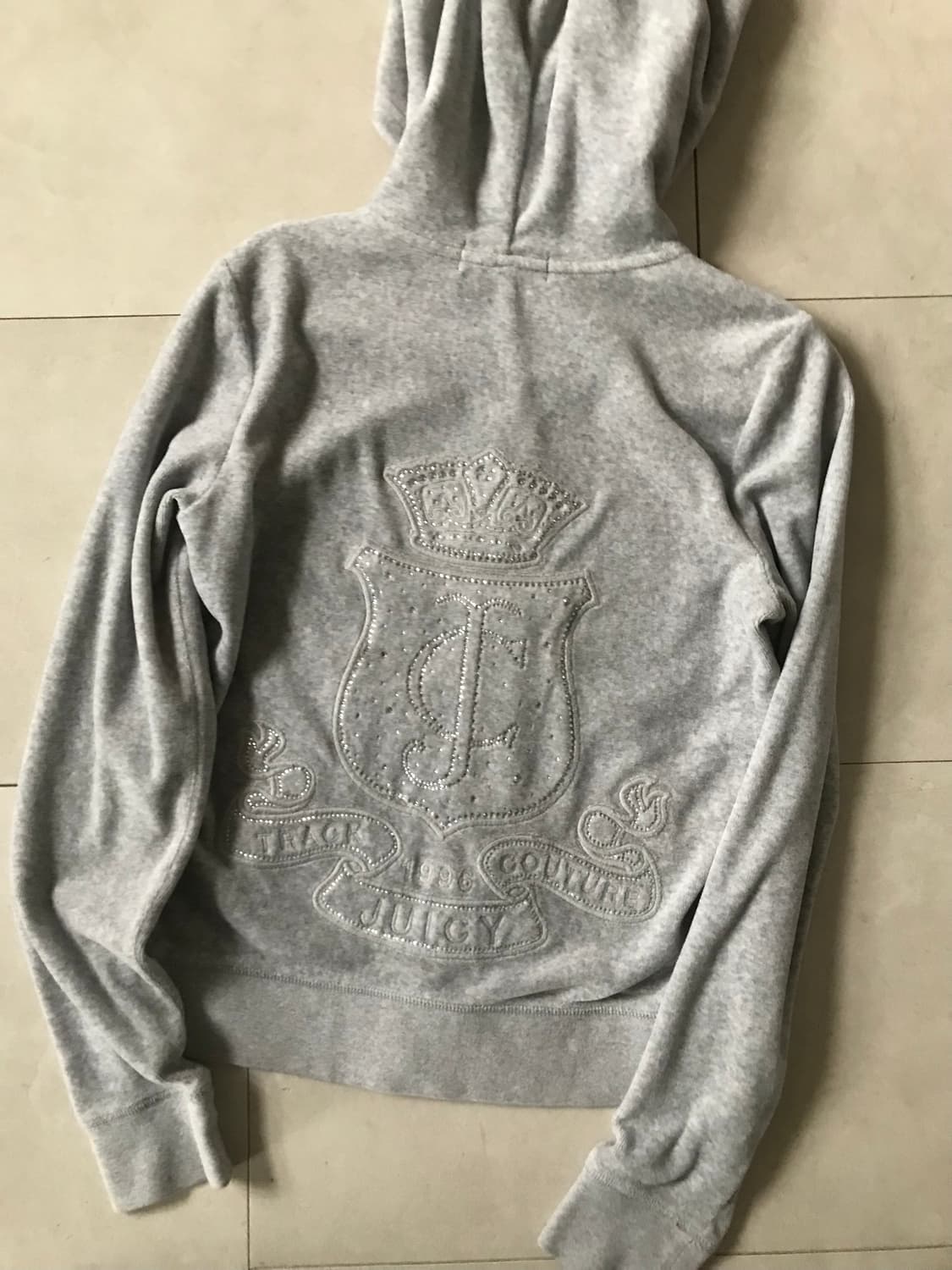 쥬씨꾸뛰르 그레이 벨벳 후드집업 상품이미지8