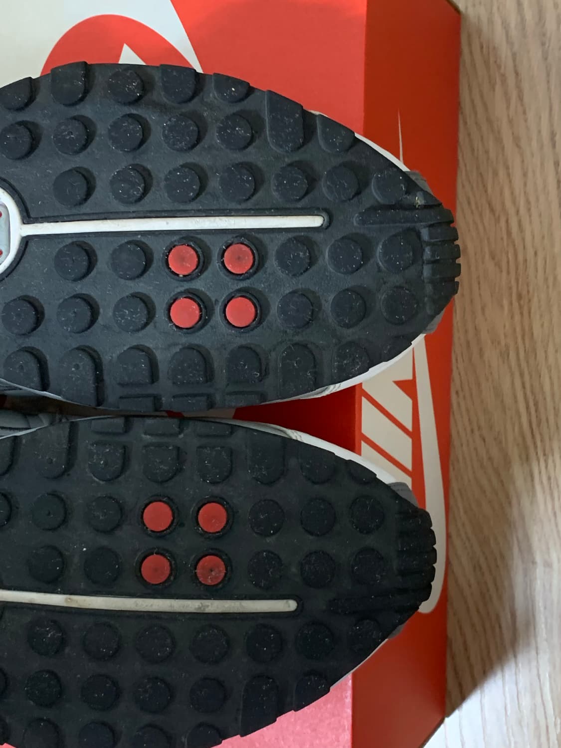 나이키 샥스 r4 메탈릭실버 코멧레드 300 상품이미지4