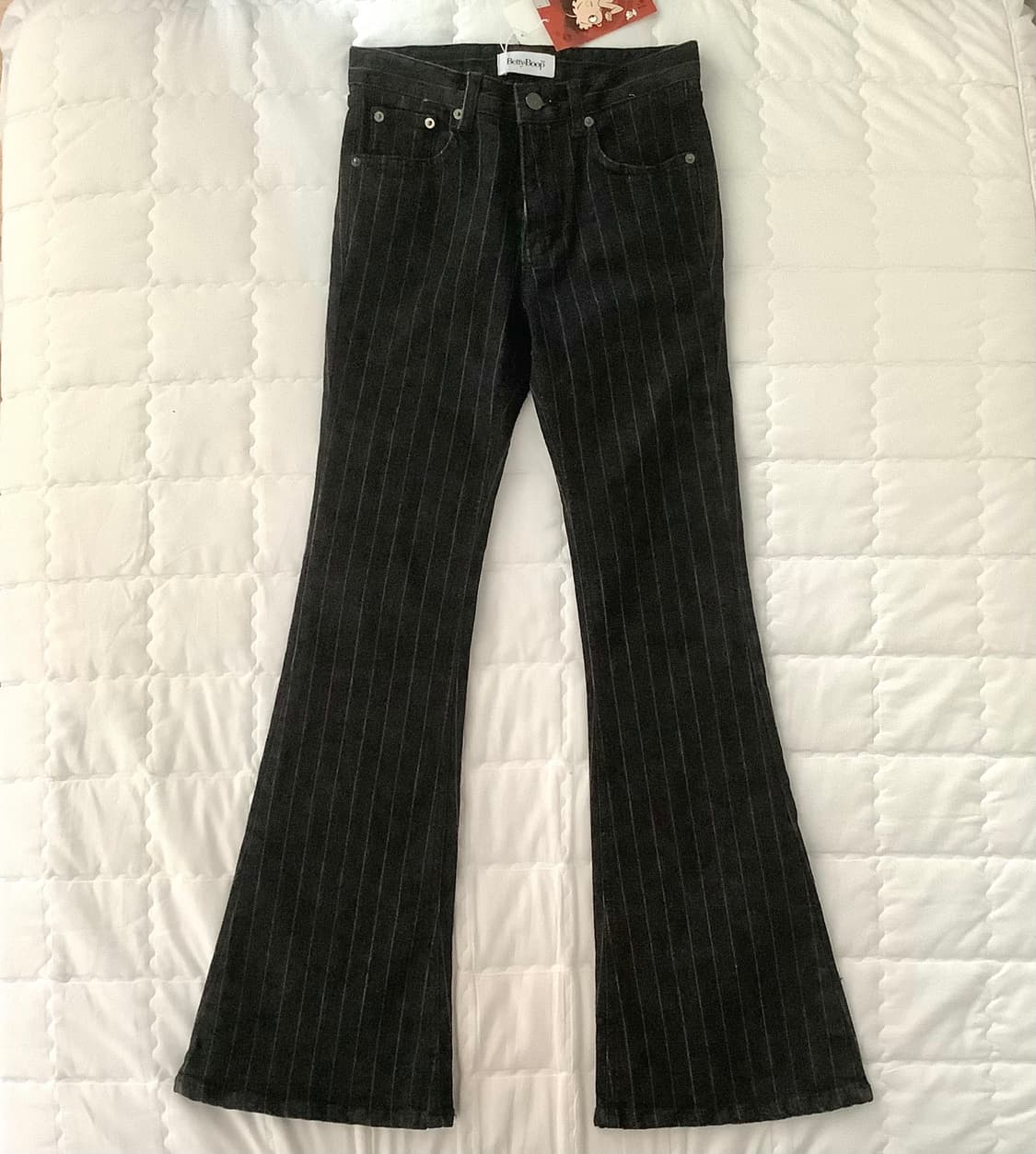 베티붑 로우라이즈 스트라이프 부츠컷 데님 팬츠 상품이미지1