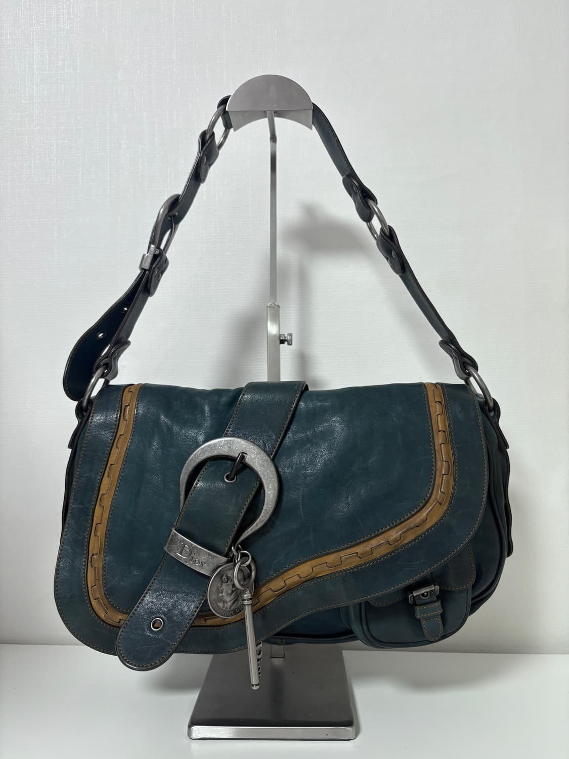 디올 가우초 숄더백 그린 상품이미지1