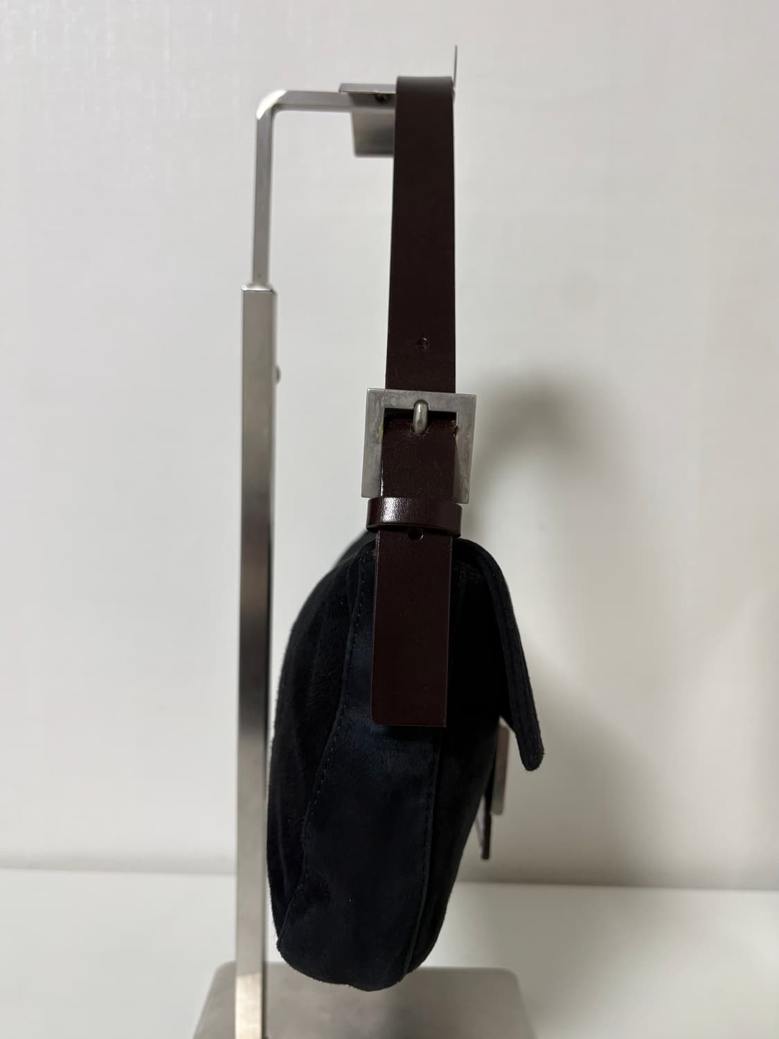 펜디 스웨이드 바게트백 상품이미지2