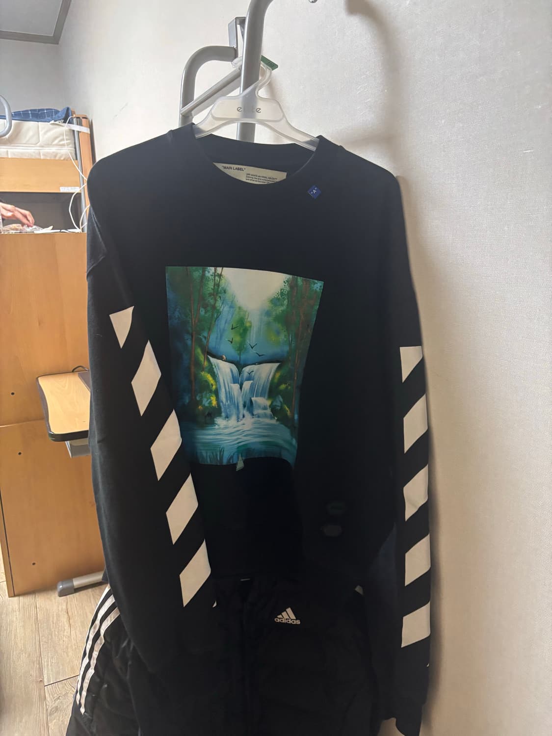 오프화이트 워터폴 애로우 맨투맨 M 상품이미지8