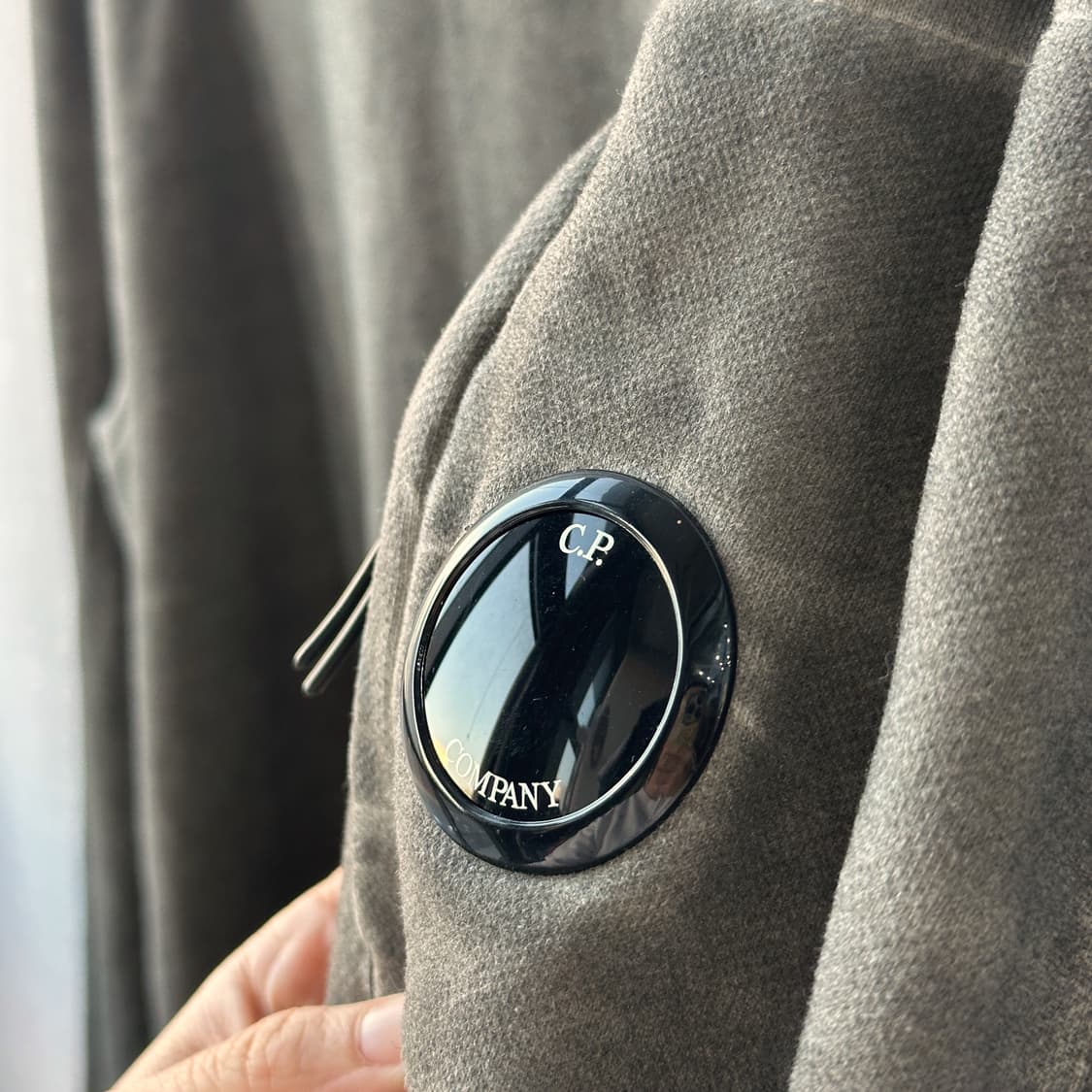 CP Company 렌즈 패치 가먼트다잉 워싱 맨투맨 차콜 그레이 95 상품이미지6