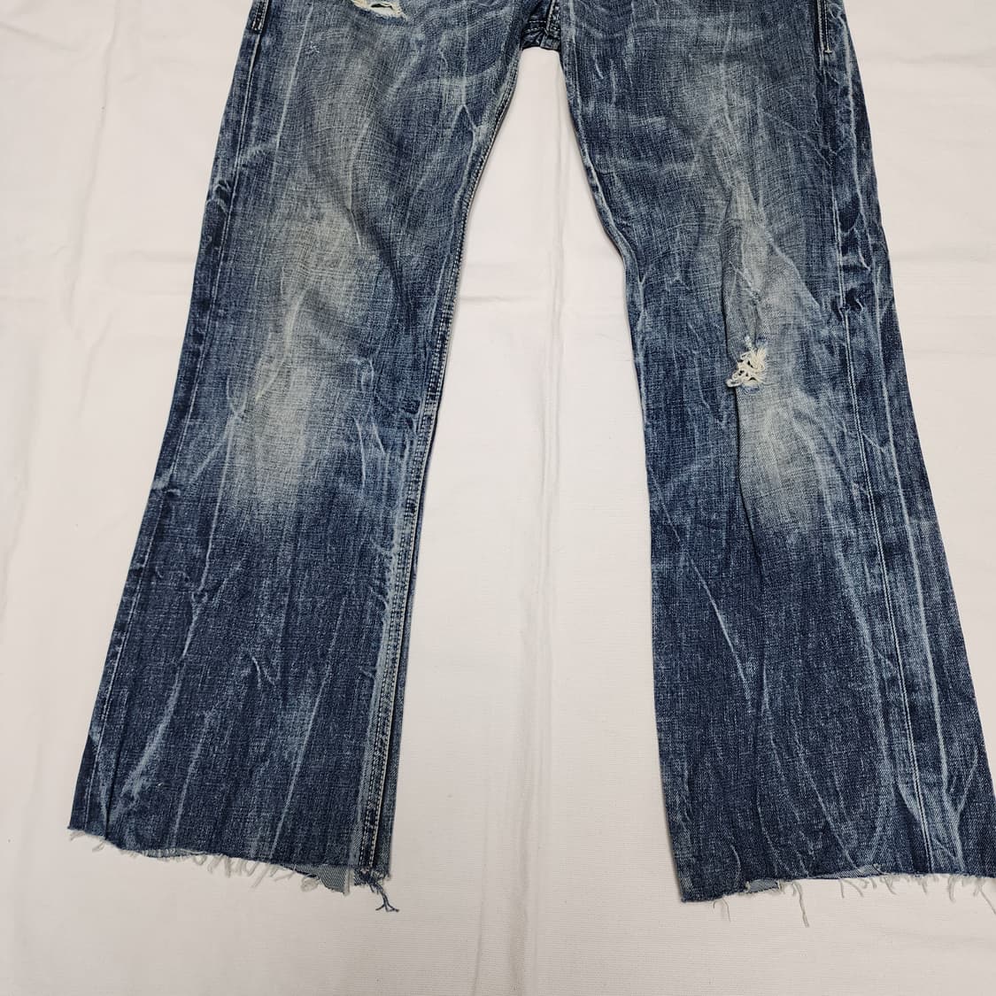 DIESEL ZATINY 컷팅 워시드 데님팬츠 상품이미지5