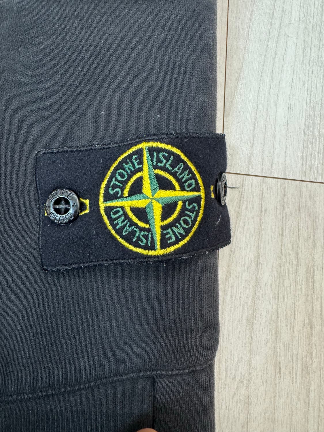 [매장판/정품] 스톤아일랜드 조거팬츠 L 상품이미지3