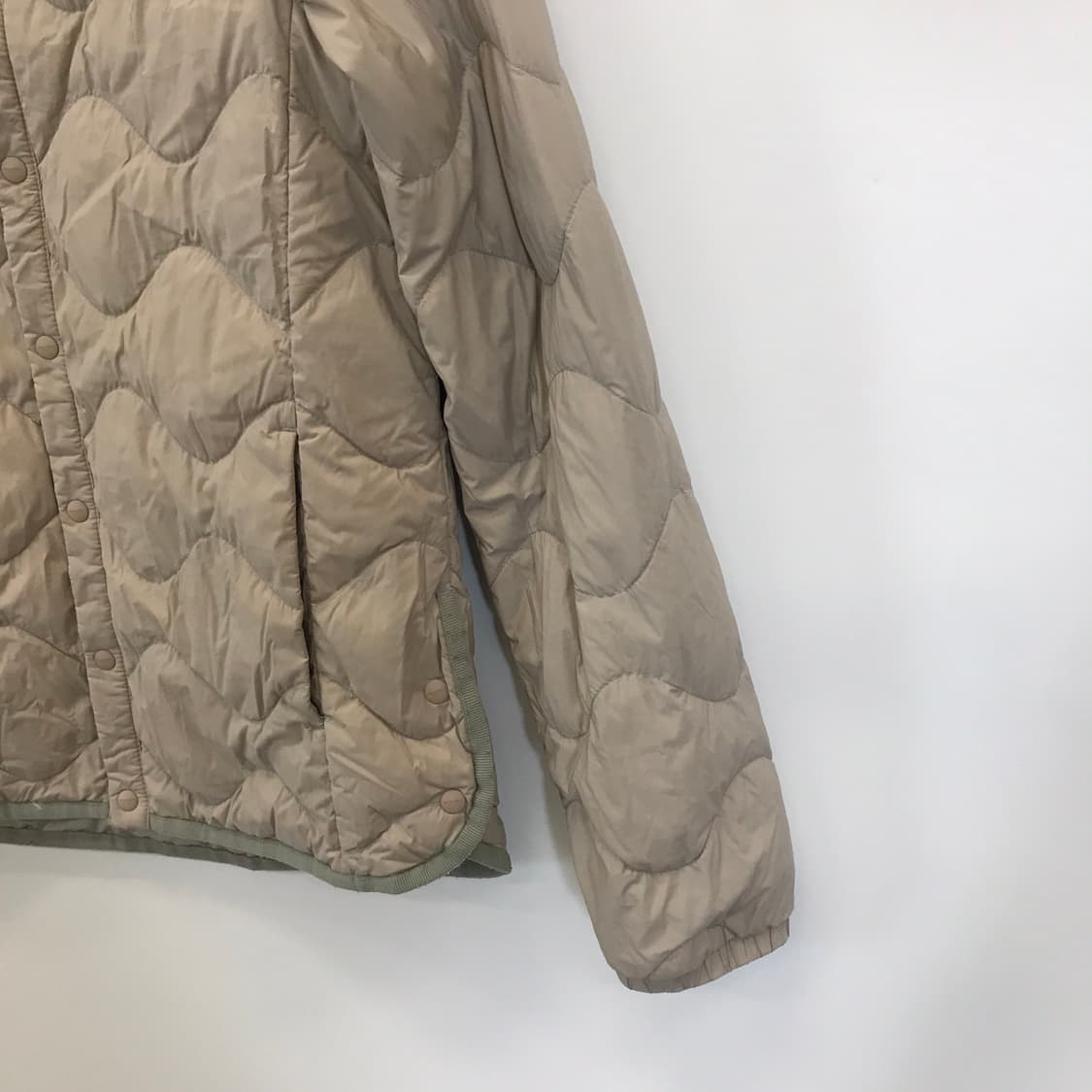 빈폴 웨이브 퀼팅 경량다운패딩 [여성90] 상품이미지3