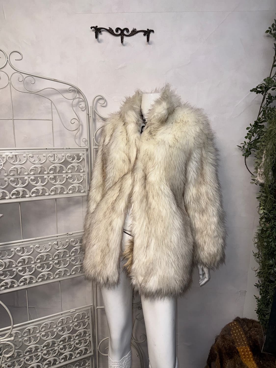 Mixed ivory brown faux fur coat 상품이미지4