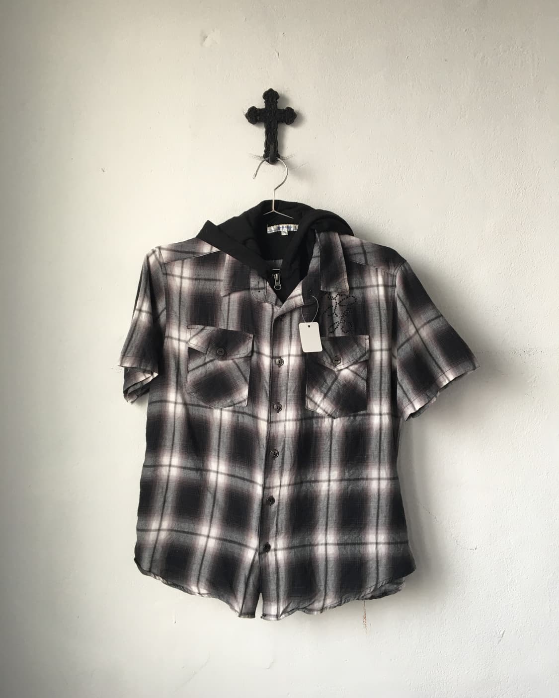 Back lettering needle work hood shirt 상품이미지3