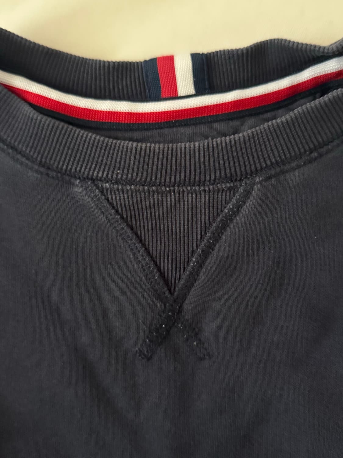 타미힐피커 네이비 맨투맨 상품이미지5