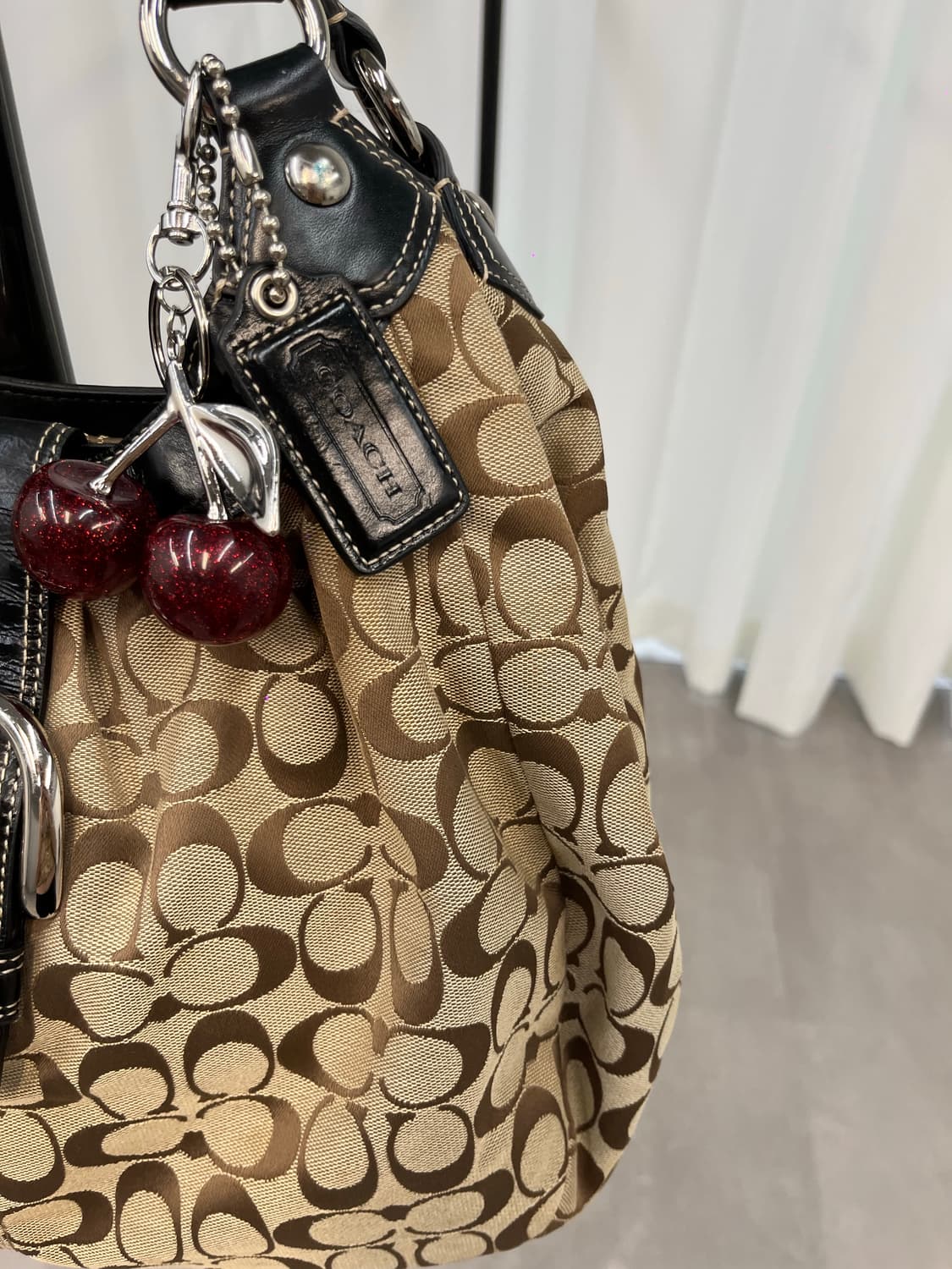Coach beige big hobo bag 상품이미지6