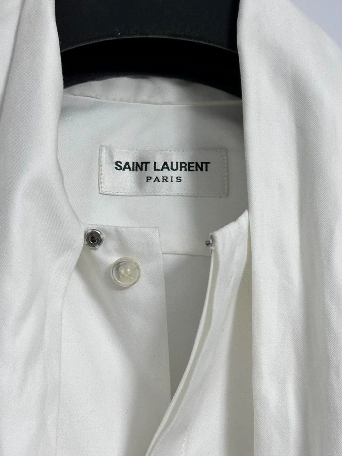 [투어스 착용] 생로랑 23AW 보우 타이 셔츠 상품이미지7