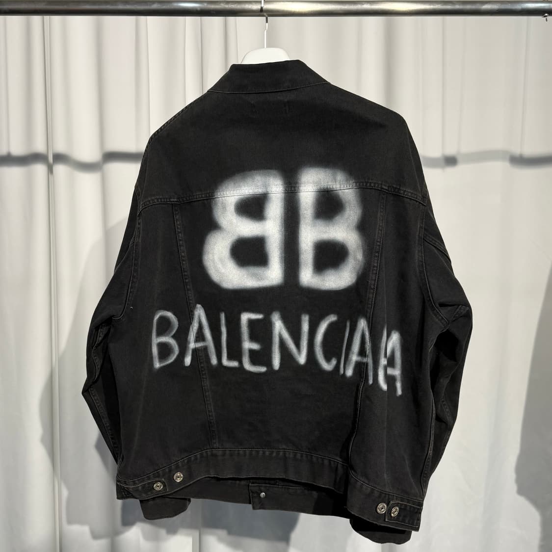 (105) 발렌시아가 스프레이 워싱 데님 자켓  상품이미지4