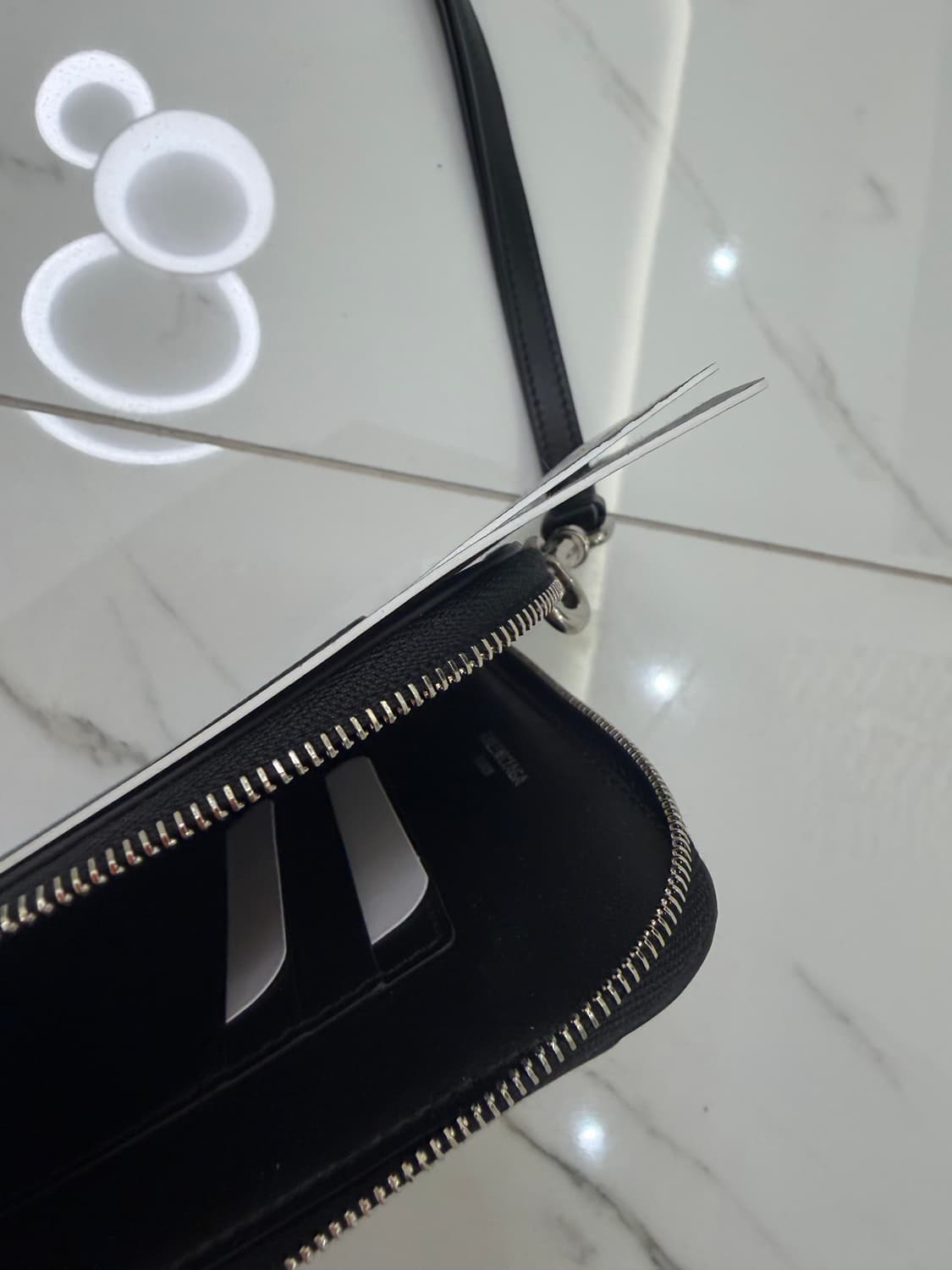 발렌시아가 패스포트 지갑 상품이미지7