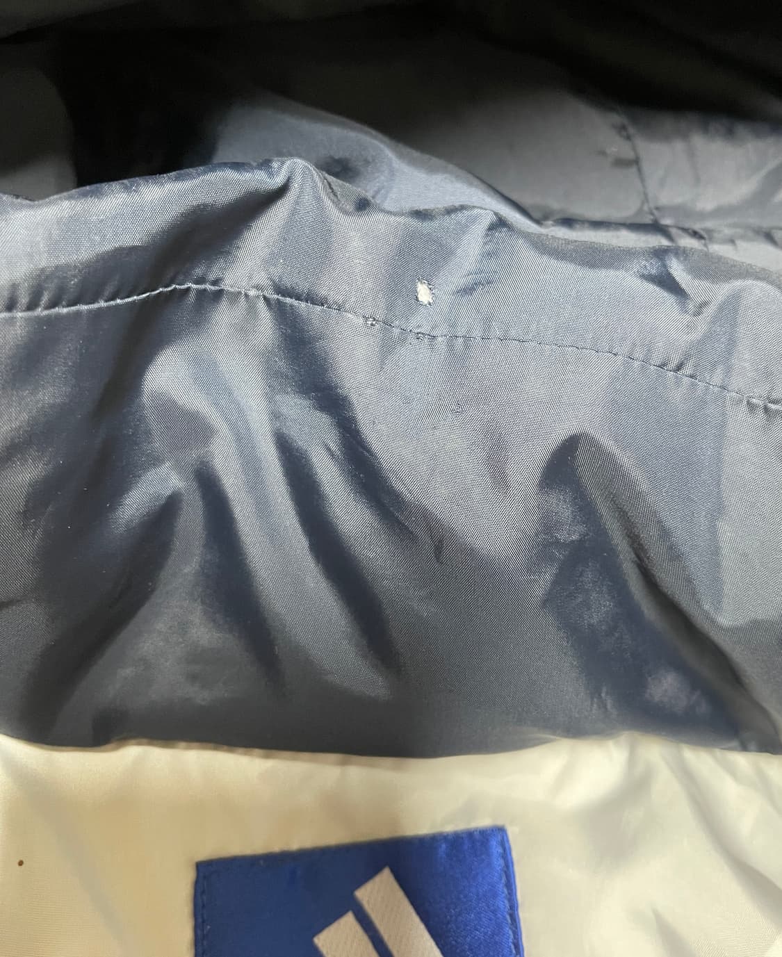 아디다스 스노우 화이트 올드스쿨 대장급 패딩 상품이미지6