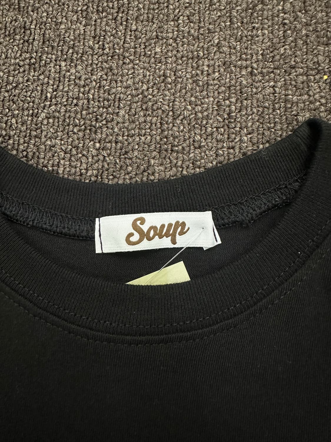 OS)Soup 레터링 프린팅 크롭 블랙 반팔 상품이미지3