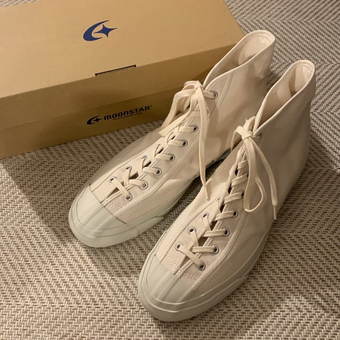 문스타 짐클래식 하이 화이트 280 사이즈 새상품 상품이미지1