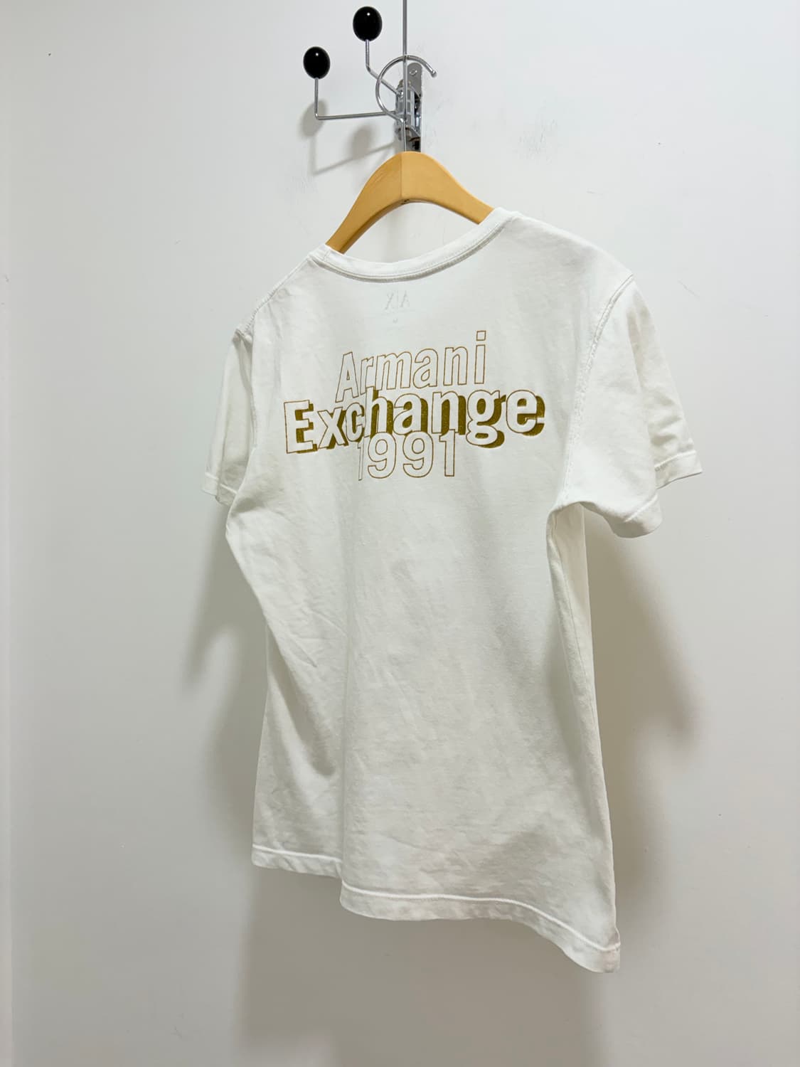 Armani Exchange 골드 프린트 반팔 티셔츠 상품이미지6