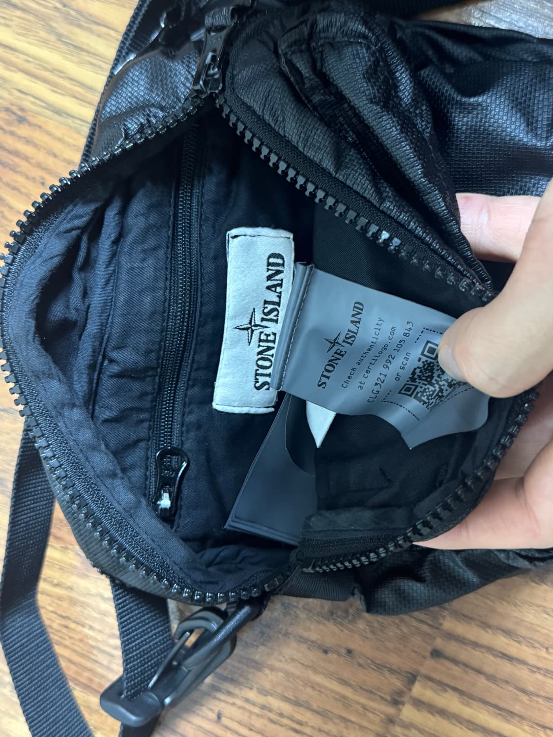 스톤아일랜드 나일론 미니 크로스백 상품이미지4