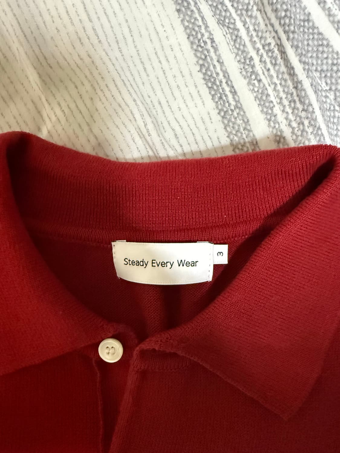 (3) 스테디에브리웨어 3버튼 코튼 칼라 니트 크림슨 상품이미지4