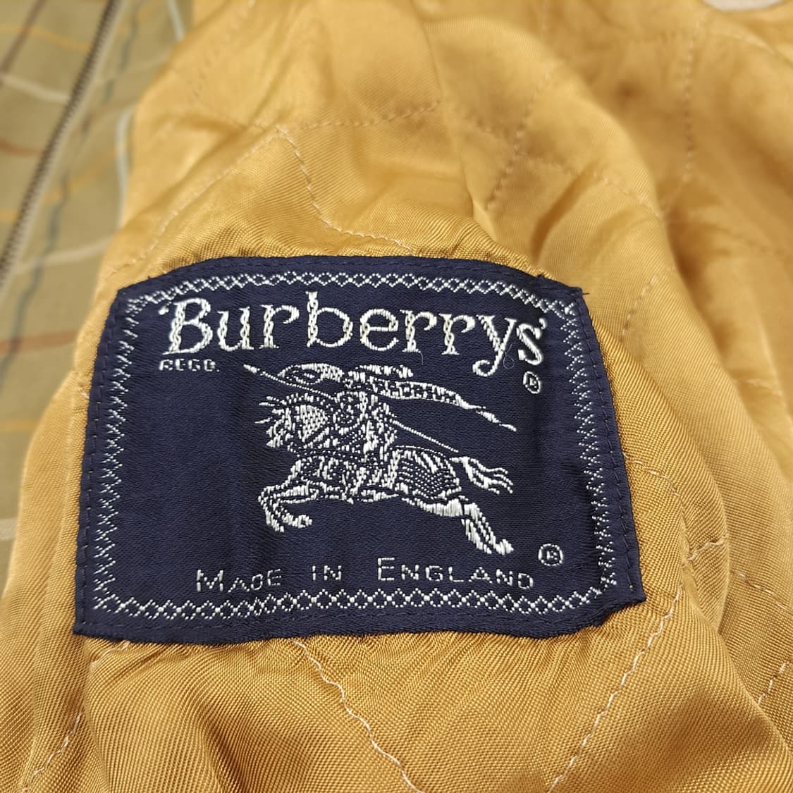 CN900W M 버버리 샘플태그 체크 필드 코트 상품이미지3