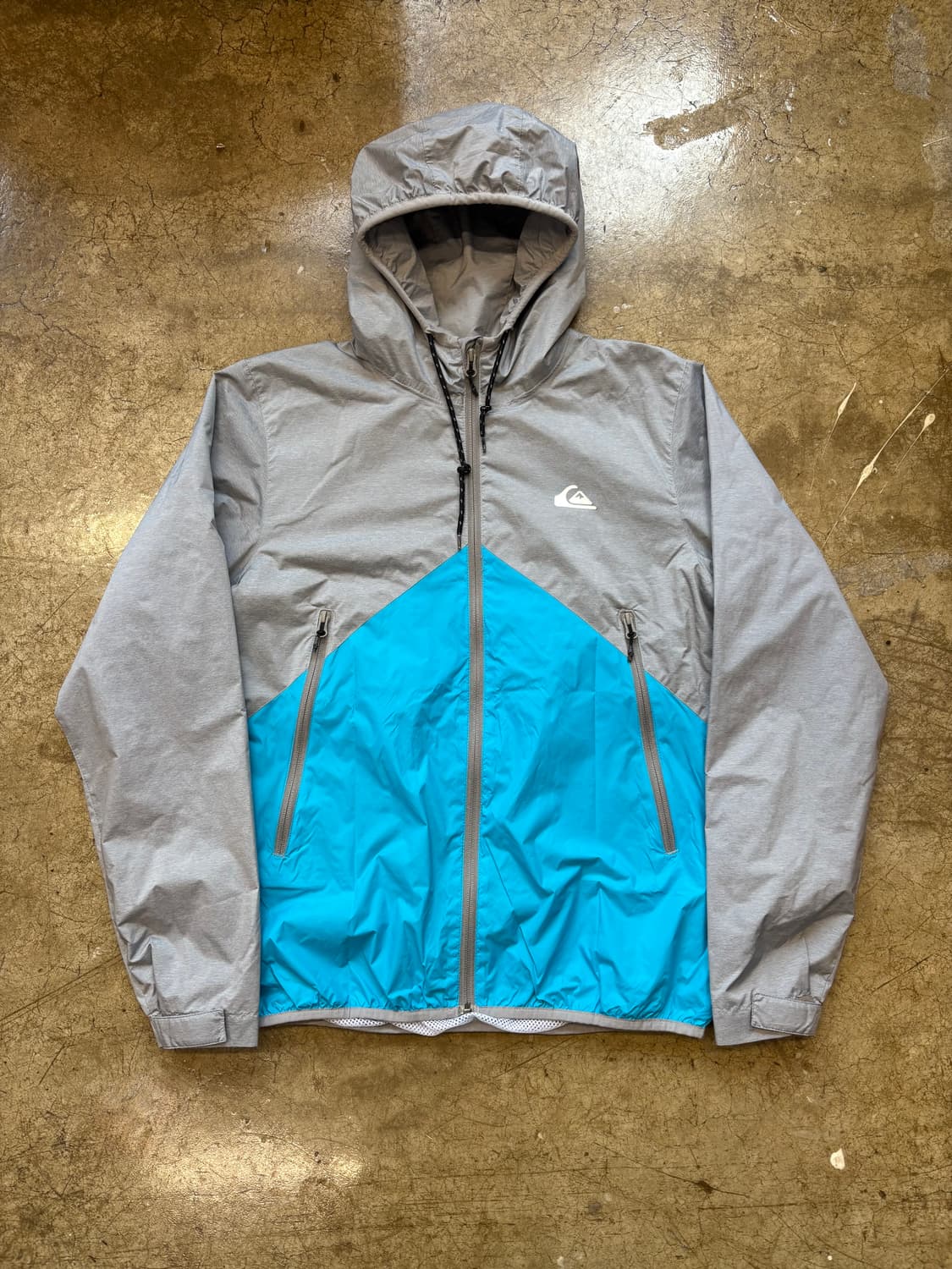 퀵실버 그레이 민트 배색 나일론 바람막이 상품이미지1