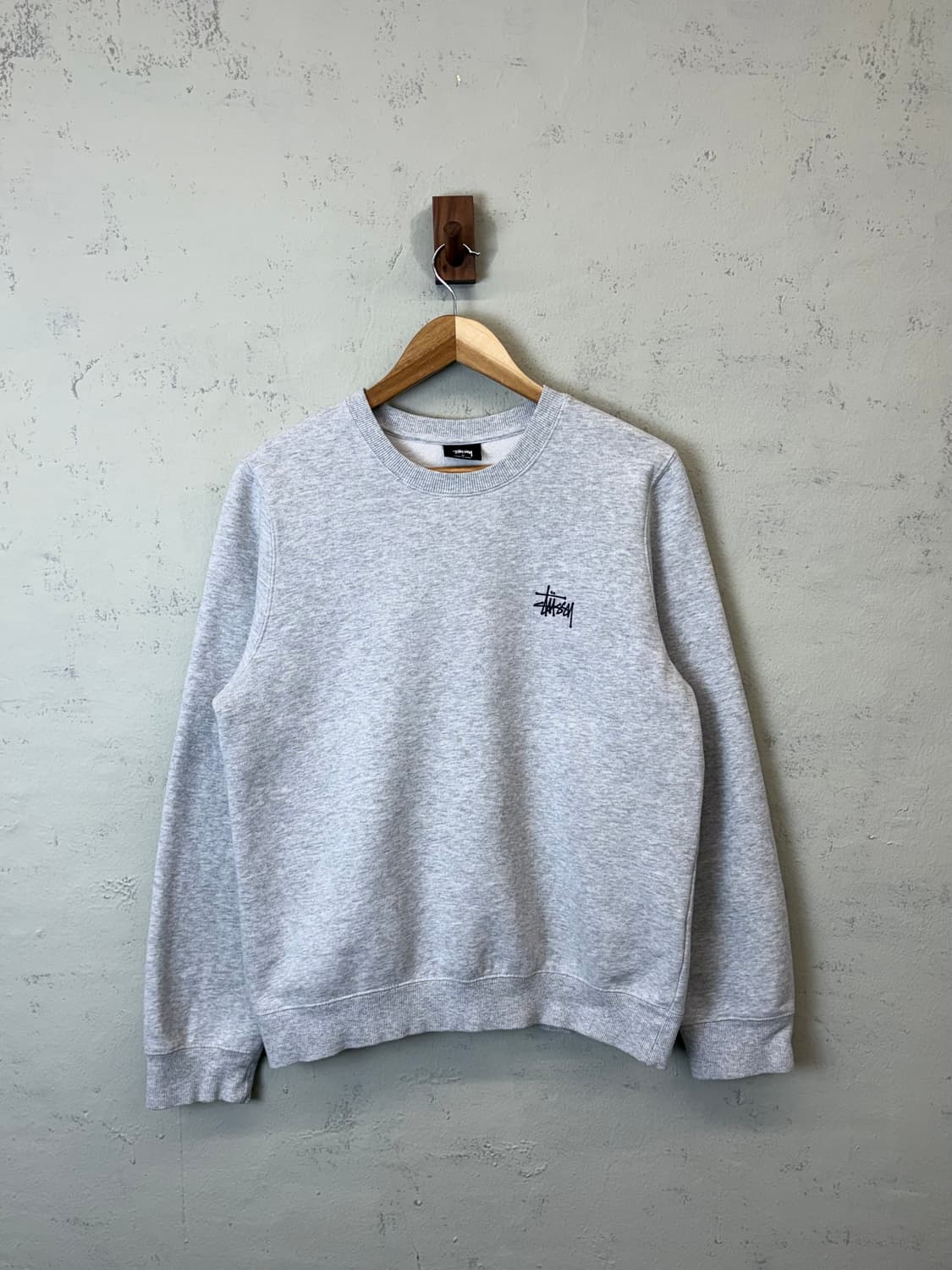스투시 베이직 로고 맨투맨 그레이 상품이미지2