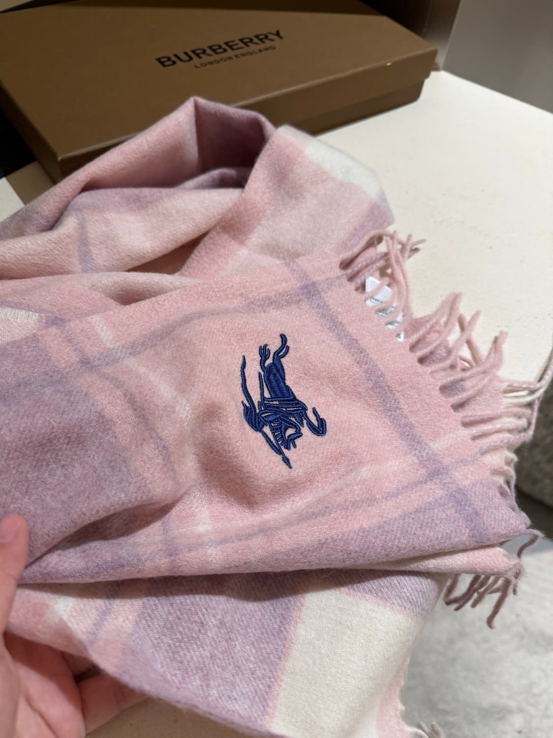 버버리 양면 머플러 램스울 100% 추동 단품
 상품이미지6