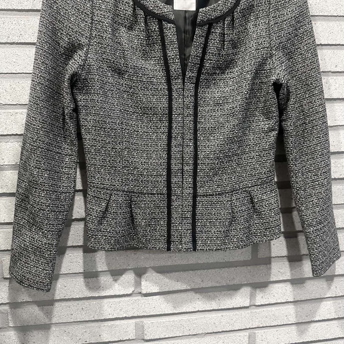 JPN VINTAGE 크롭 트위드 자켓 노카라 파이핑 핀턱 디테일 차콜 상품이미지4