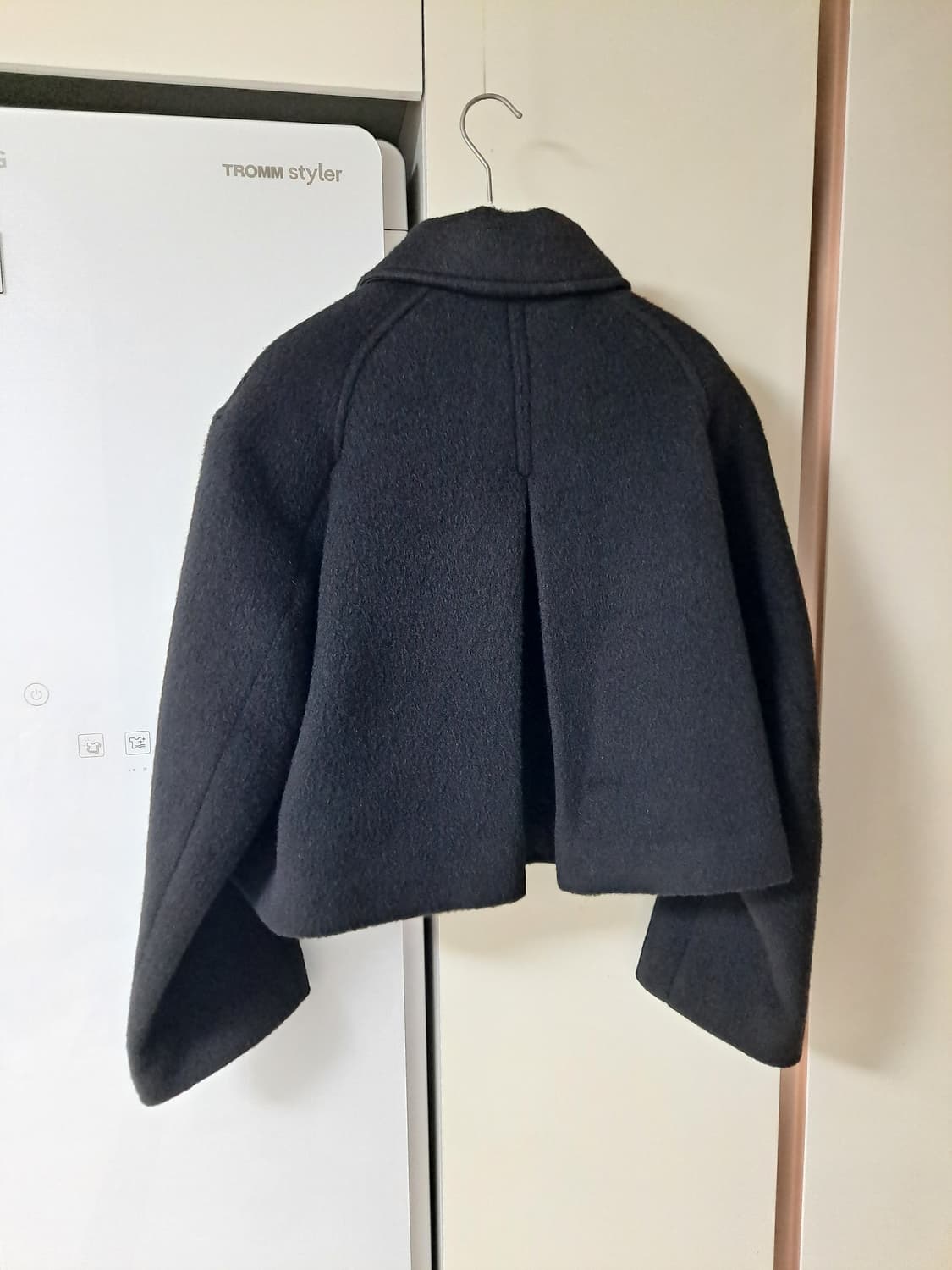 AMOMENTO 아모멘토 - 와이드 크롭 히든클로징 알파카 자켓 상품이미지7