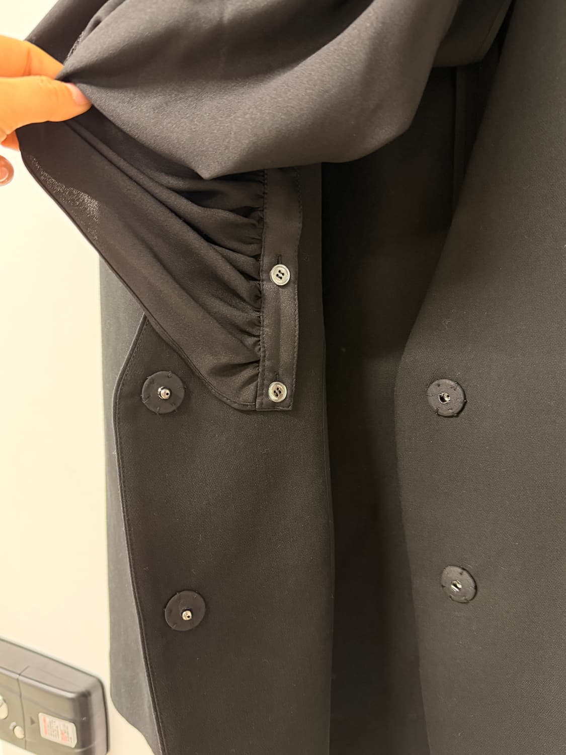 문탠 블랙 탈부착 스카프 자켓 (새상품) 상품이미지3