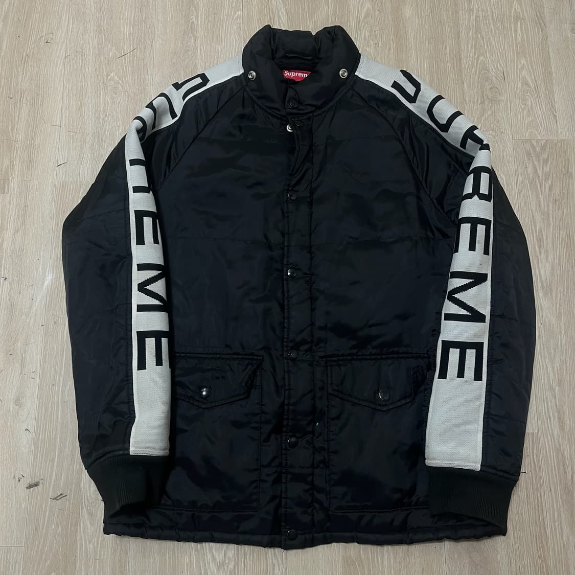 슈프림 사이드라인 빅로고 나일론 패딩 점퍼 L  상품이미지1
