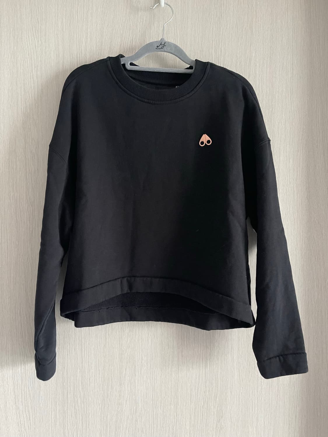 무스너클 블랙 맨투맨 티셔츠 상품이미지1