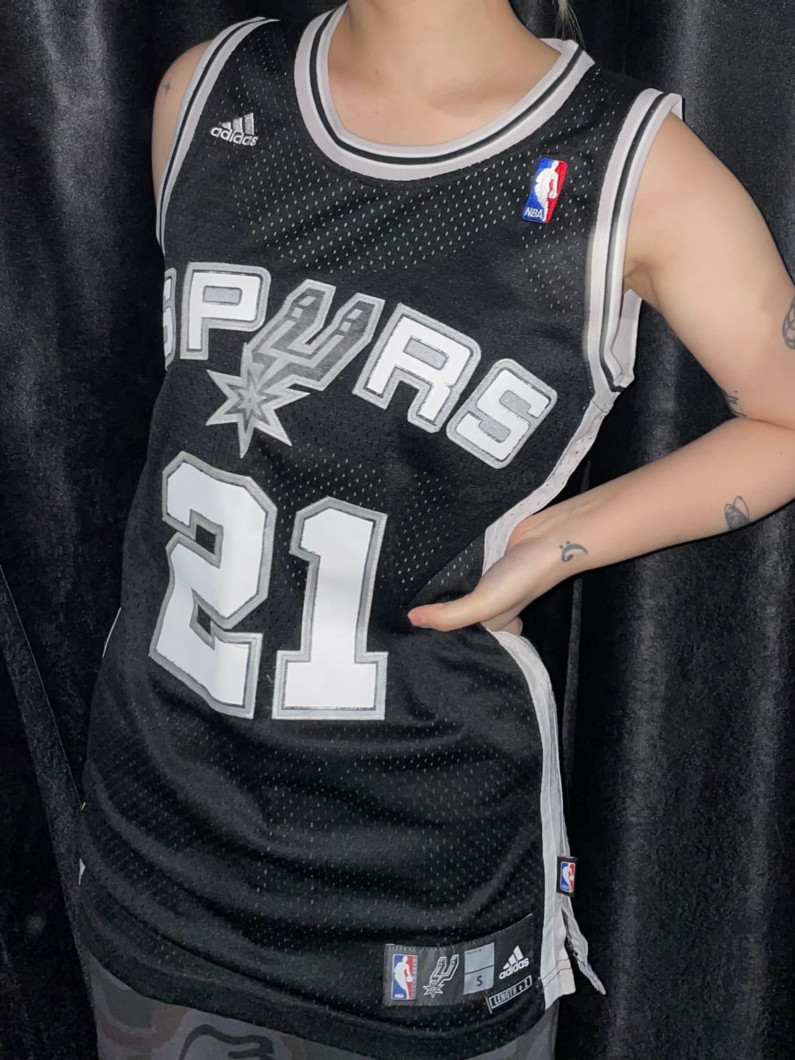 아디다스 스퍼스 21번 농구 유니폼 상품이미지1
