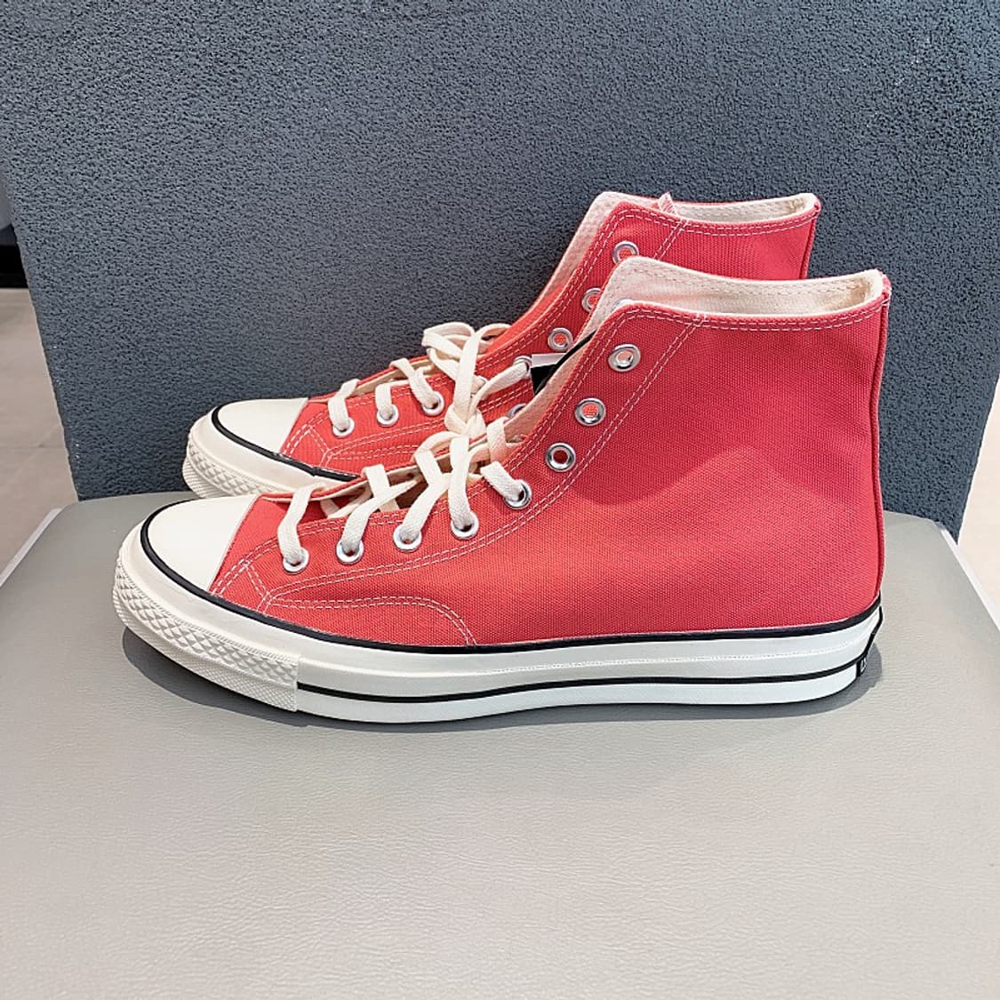 컨버스 남녀공용 연핑크 척 70 하이탑 스니커즈 상품이미지2