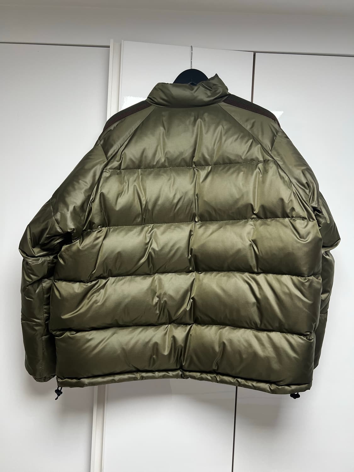 니들스 x 빔즈 다운자켓 상품이미지3