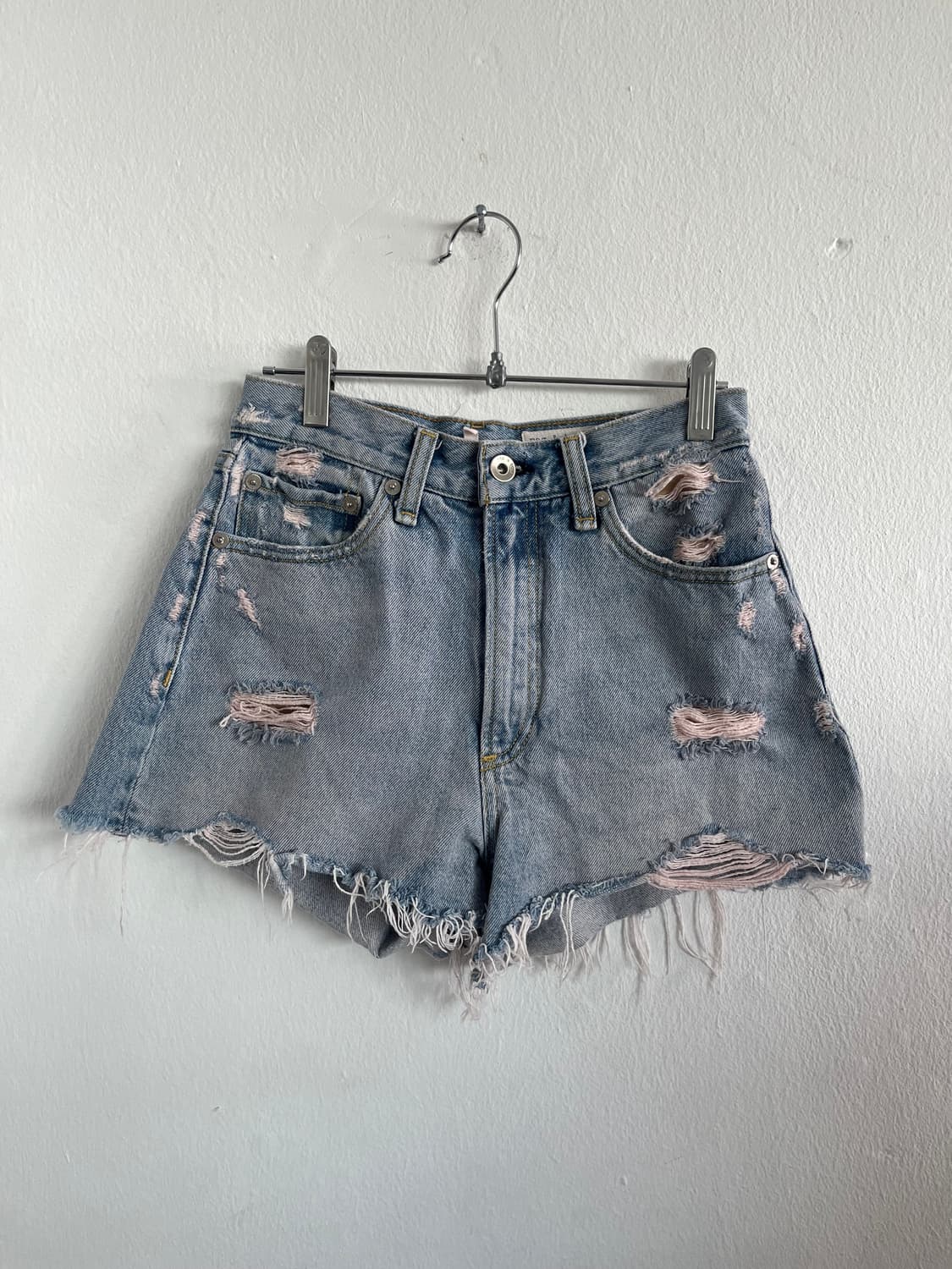 rag & bone 랙앤본 디스트로이드 데님 숏 팬츠 상품이미지4
