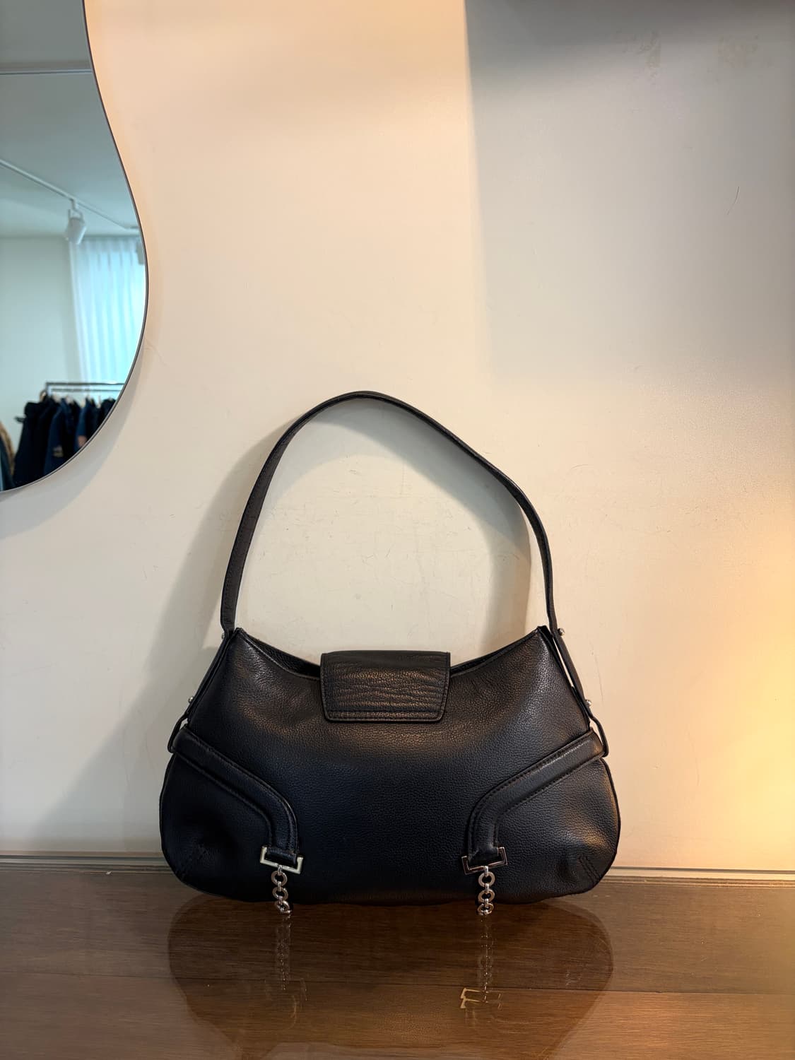 페라가모 간치니 링 메탈 숄더백 상품이미지5