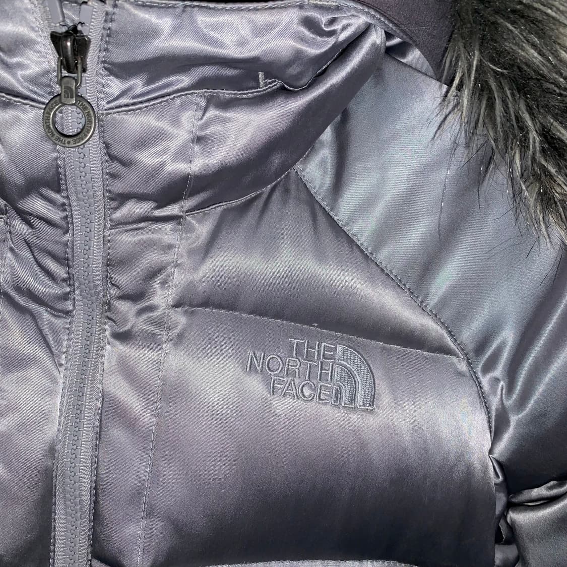 2000s 빈티지 노스페이스 실버 퍼 크롭 패딩 상품이미지3