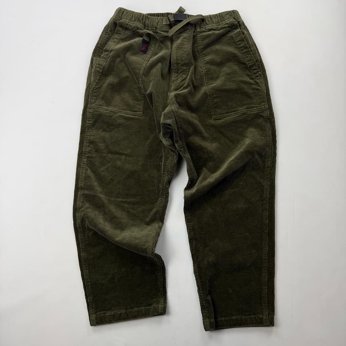 그라미치 루즈테이퍼드 코듀로이 팬츠 올리브 상품이미지1