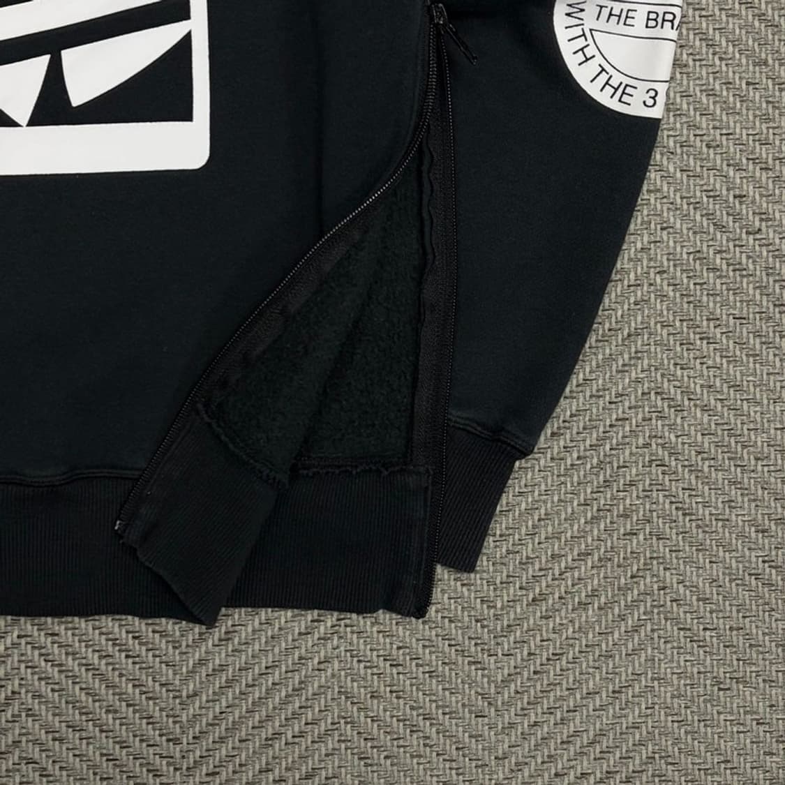 아디다스 로고프린팅 맨투맨 v1332 상품이미지5