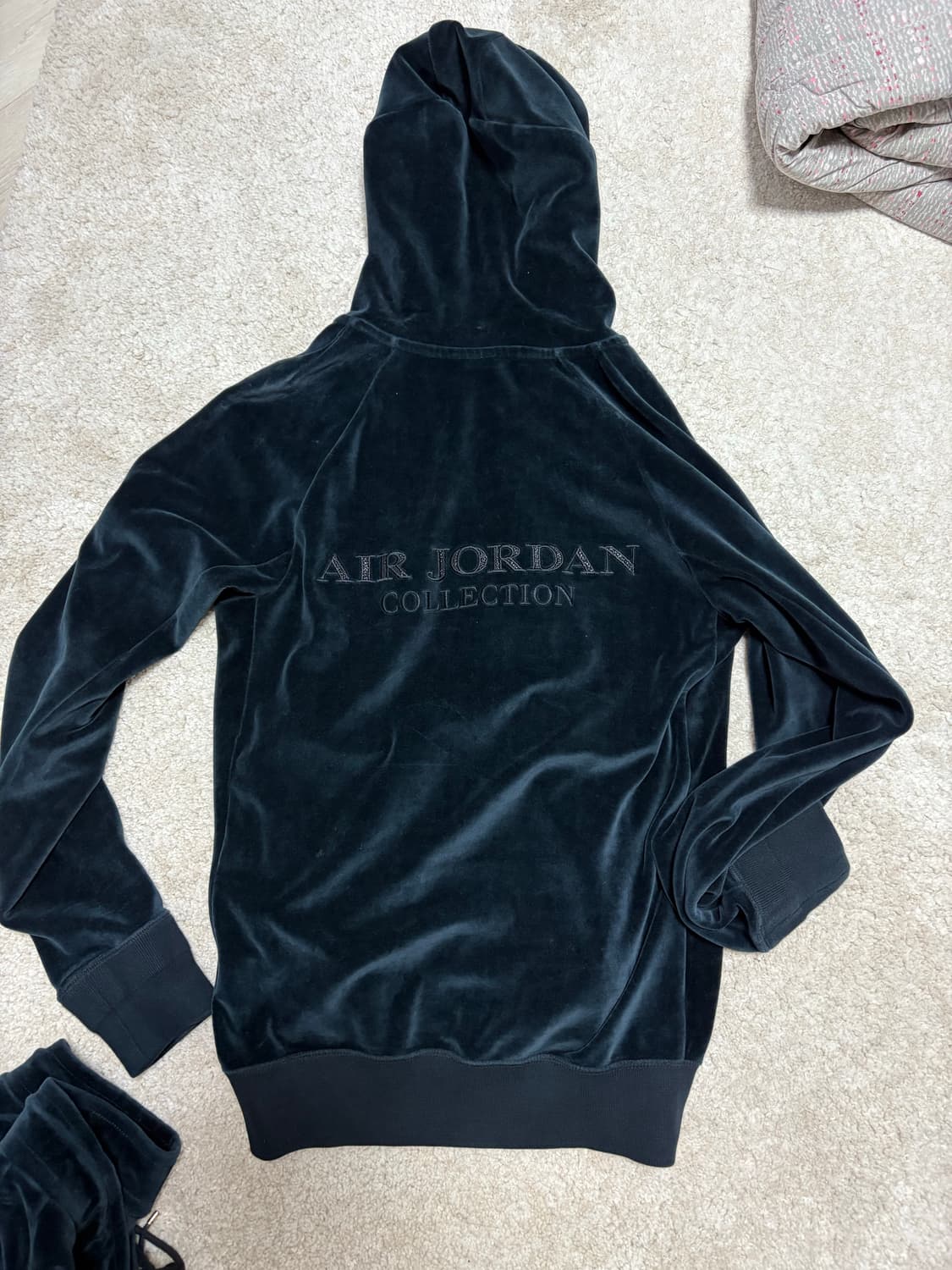 나이키 조던 X OVO 벨루어 셋업 S 상품이미지2