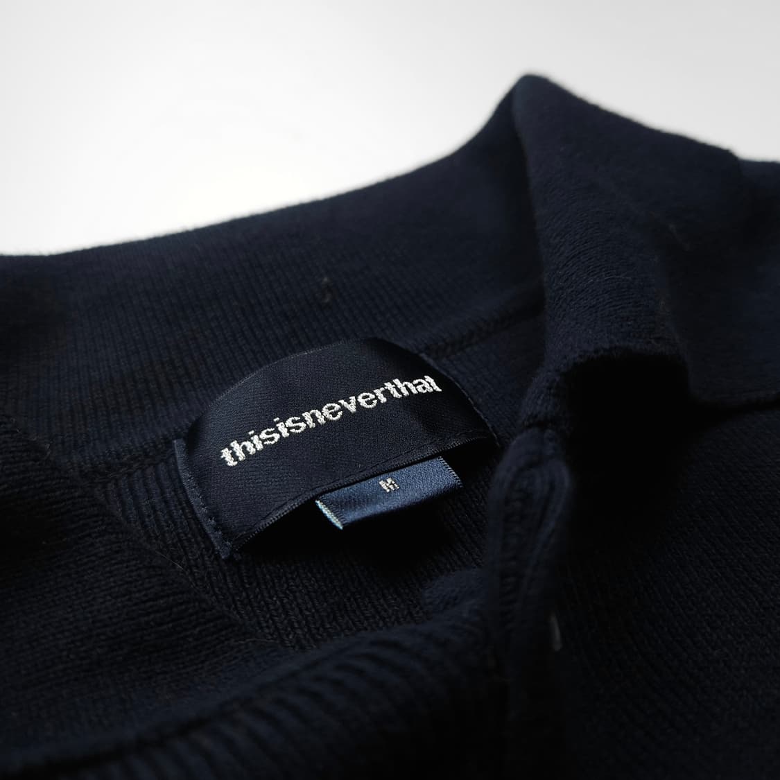 디스이즈네버댓 아치로고 카라넥 스웨터 네이비 (L) 상품이미지6
