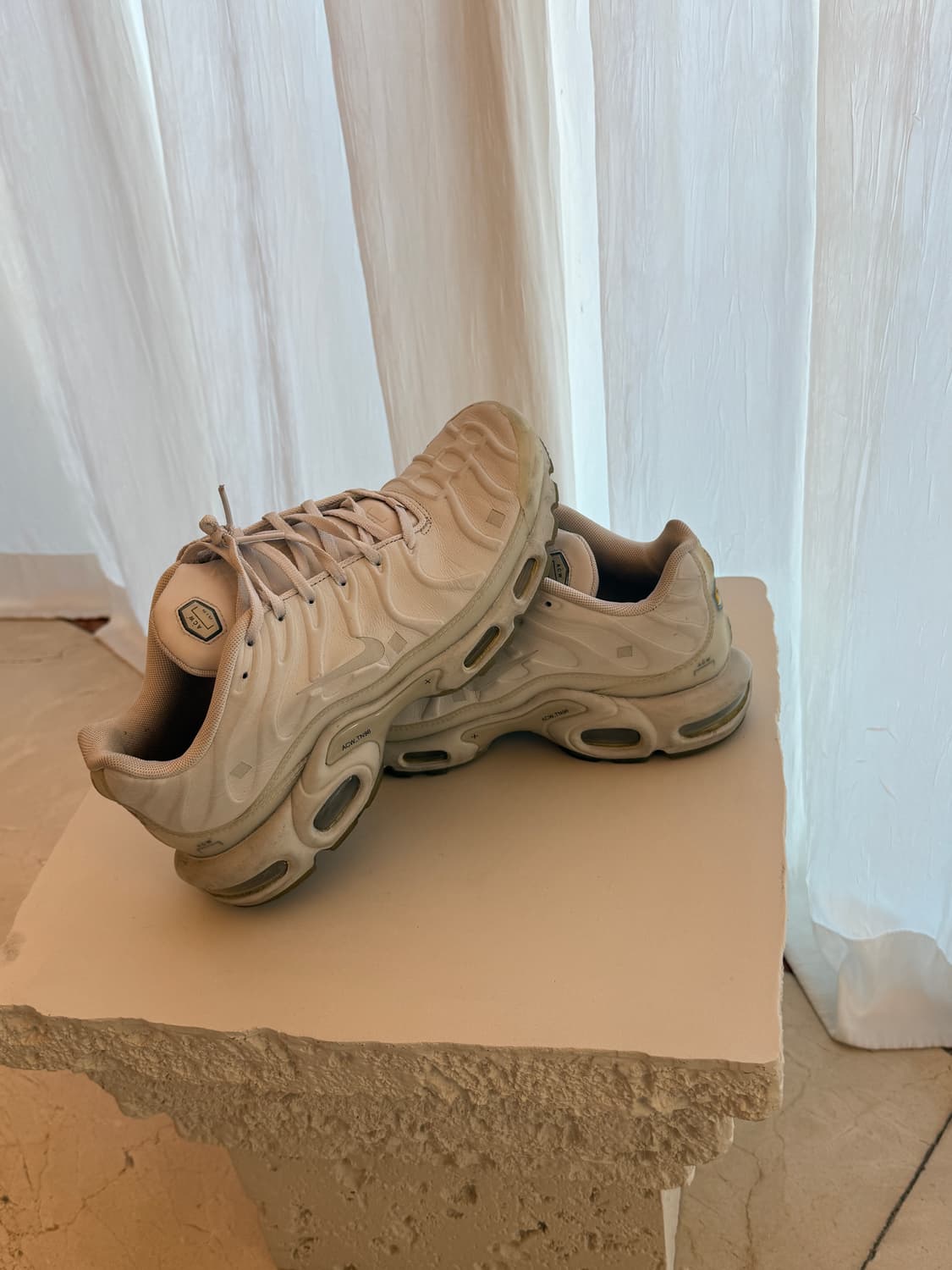 나이키 에어맥스 플러스 어콜드워 콜라보 (260) 상품이미지2