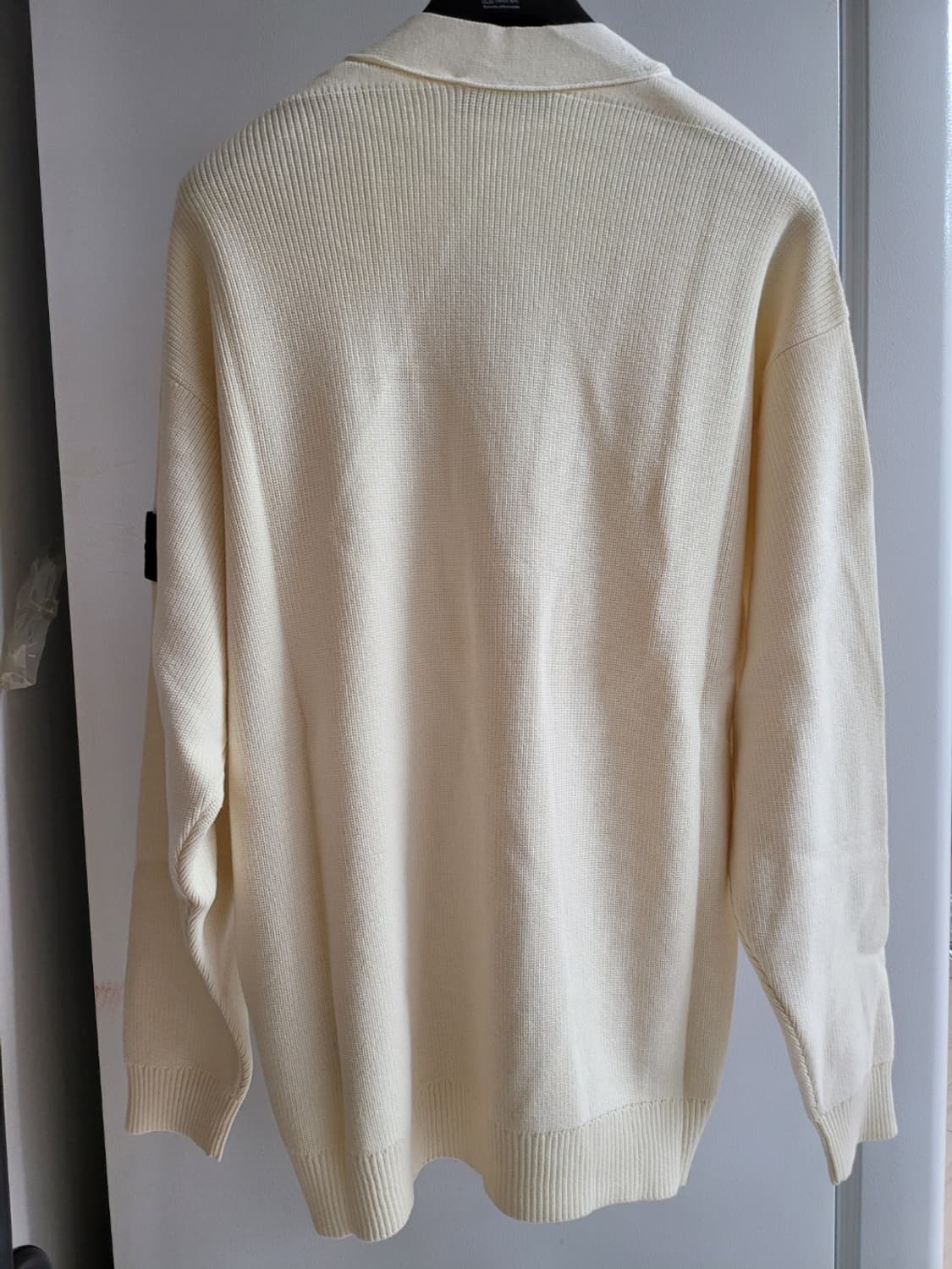 새상품 클래식의 진화, 26SS 스톤아일랜드 오가닉 코튼 가디건 아이보리 상품이미지3