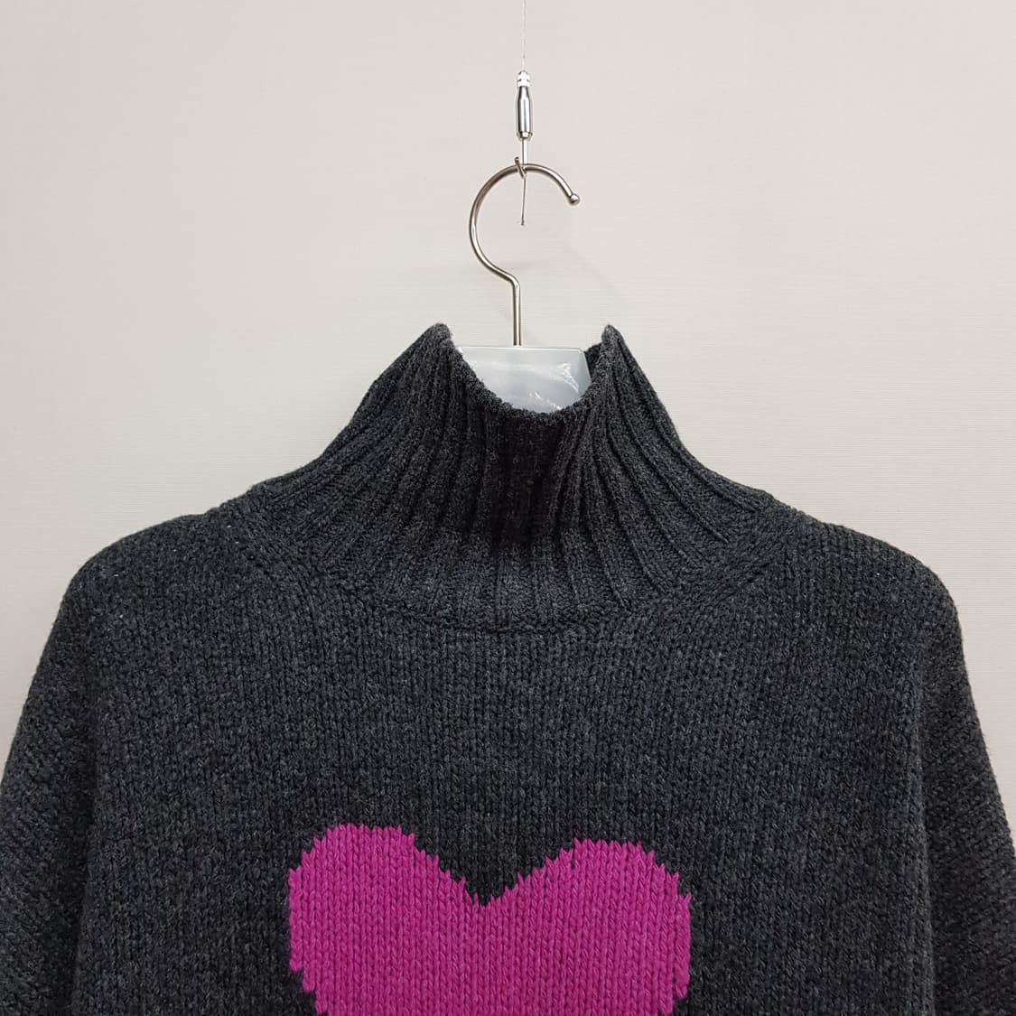 자딕앤볼테르 하트 패턴 터틀넥 니트 m사이즈 상품이미지3