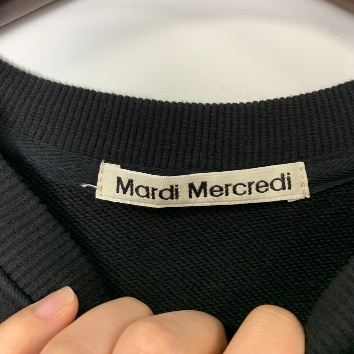 마르디 빅로고 블랙 맨투맨 상품이미지6