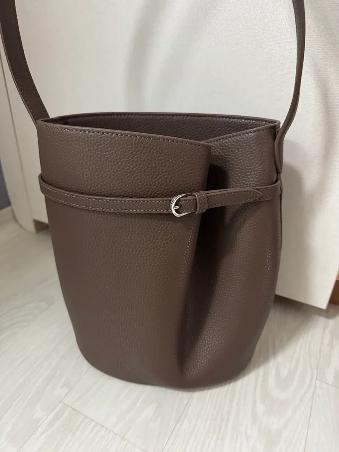 폴뉴아 옹드백 브라운 상품이미지4